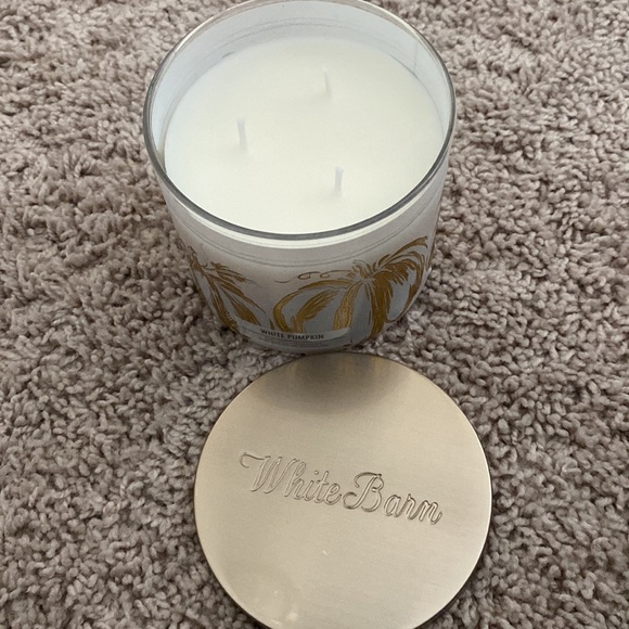 B&BW White Pumpkin 3 wick candle - Picture 2 of 4